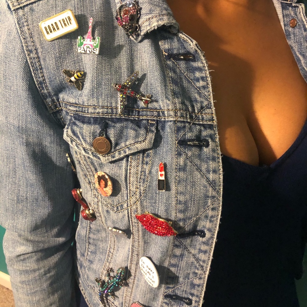 Light denim jean jacket - Picture 2 of 8